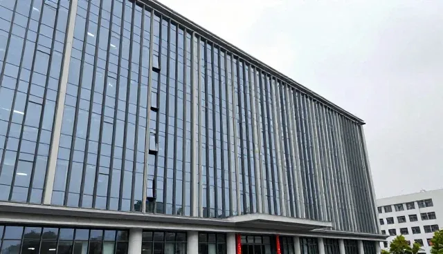 成果转化中的问题处理：两种做法对比与实际取舍